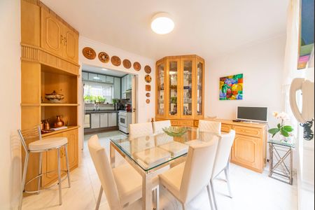 Casa à venda com 181m², 3 quartos e 2 vagas Casa à venda com 181m², 3 quartos e 2 vagasCopa