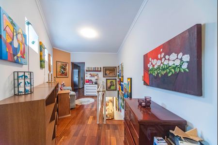 Casa à venda com 181m², 3 quartos e 2 vagas Casa à venda com 181m², 3 quartos e 2 vagasHall da Escada