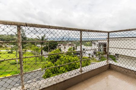 Casa de condomínio à venda com 320m², 4 quartos e 2 vagas Casa de condomínio à venda com 320m², 4 quartos e 2 vagasVaranda