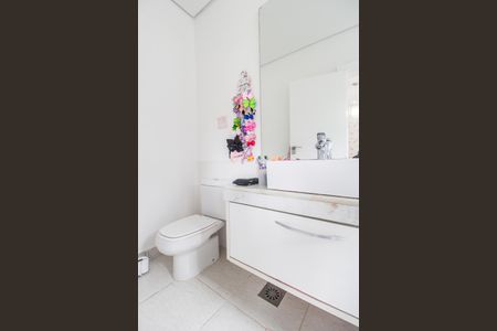 Casa de condomínio à venda com 320m², 4 quartos e 2 vagas Casa de condomínio à venda com 320m², 4 quartos e 2 vagasBanheiro da Suíte