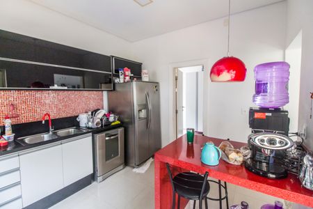 Casa de condomínio à venda com 320m², 4 quartos e 2 vagas Casa de condomínio à venda com 320m², 4 quartos e 2 vagasCozinha