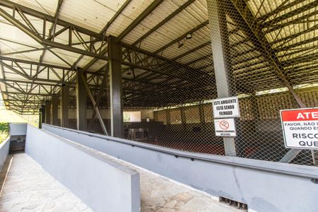 Casa de condomínio à venda com 320m², 4 quartos e 2 vagas Casa de condomínio à venda com 320m², 4 quartos e 2 vagasQuadra Esportiva