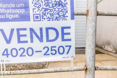 Casa de condomínio à venda com 320m², 4 quartos e 2 vagas Casa de condomínio à venda com 320m², 4 quartos e 2 vagasVista da Rua