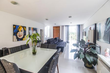 Sala  de casa de condomínio à venda com 4 quartos, 320m² em Parque Sinai, Santana de Parnaíba