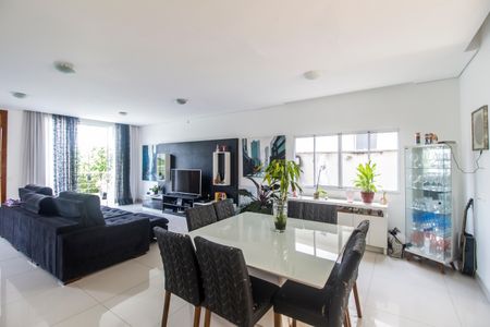 Sala  de casa de condomínio à venda com 4 quartos, 320m² em Parque Sinai, Santana de Parnaíba