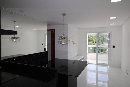 Apartamento à venda com 55m², 2 quartos e 2 vagasSala / Cozinha