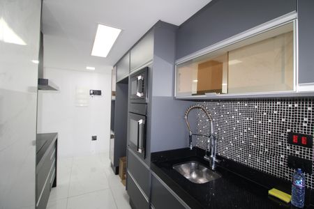 Apartamento à venda com 55m², 2 quartos e 2 vagasSala / Cozinha