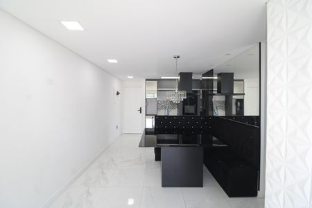 Apartamento à venda com 55m², 2 quartos e 2 vagasSala / Cozinha
