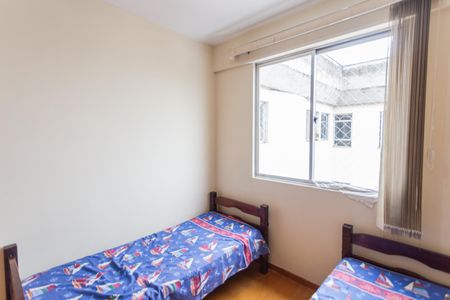 Apartamento à venda com 75m², 3 quartos e 2 vagasQuarto 2