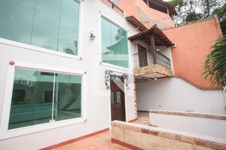 Casa de condomínio para alugar com 200m², 3 quartos e 2 vagasVaranda Externa