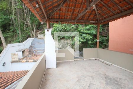 Casa de condomínio para alugar com 200m², 3 quartos e 2 vagasChurrasqueira
