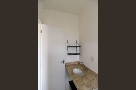 Casa de condomínio à venda com 80m², 2 quartos e 2 vagas Casa de condomínio à venda com 80m², 2 quartos e 2 vagasBanheiro da Suíte