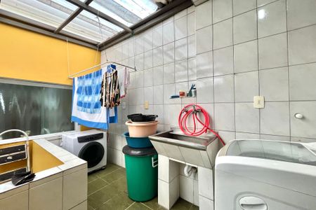 Casa à venda com 225m², 4 quartos e 3 vagasÁrea de Serviço