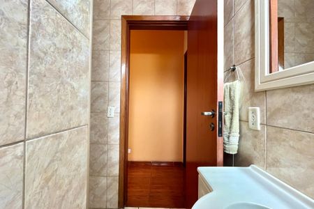 Casa à venda com 225m², 4 quartos e 3 vagasBanheiro Corredor