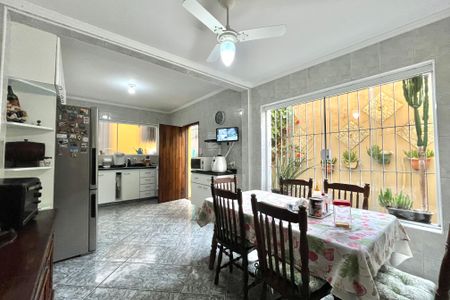 Casa à venda com 225m², 4 quartos e 3 vagasCozinha