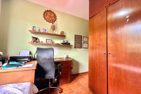 Casa à venda com 225m², 4 quartos e 3 vagasQuarto 2