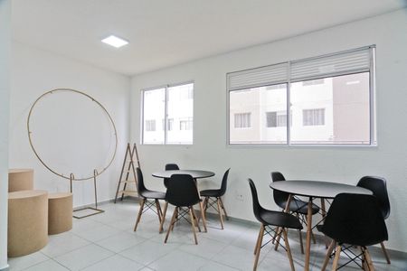 Apartamento para alugar com 35m², 2 quartos e sem vagaÁrea comum - Salão de festas