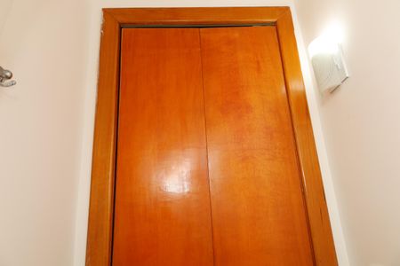 Casa de condomínio à venda com 54m², 2 quartos e 2 vagasBanheiro 3 - Lavabo