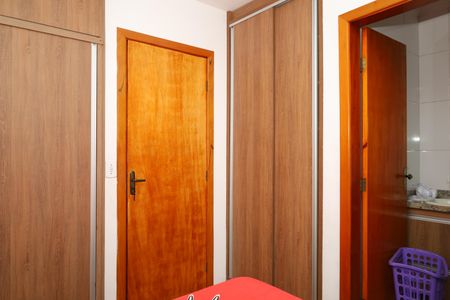 Casa de condomínio à venda com 54m², 2 quartos e 2 vagasSuíte 1