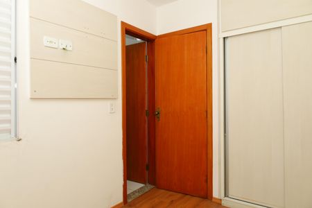 Casa de condomínio à venda com 54m², 2 quartos e 2 vagasSuíte 2