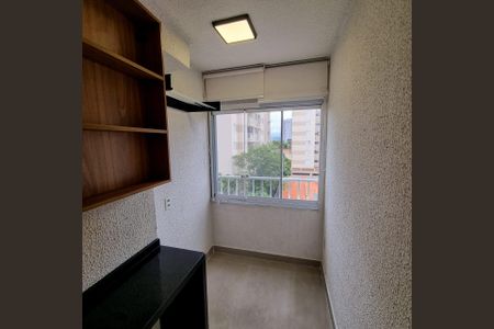 Cozinha de apartamento para alugar com 2 quartos, 30m² em Vila Mangalot, São Paulo