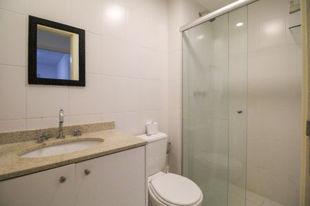 Apartamento à venda com 68m², 2 quartos e 1 vaga Apartamento à venda com 68m², 2 quartos e 1 vagaBanheiro