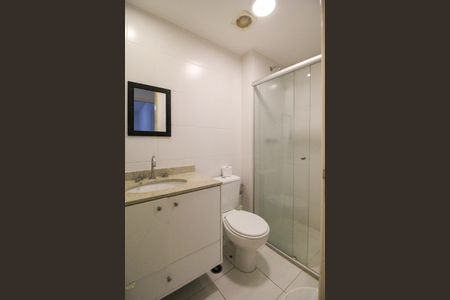 Apartamento à venda com 68m², 2 quartos e 1 vaga Apartamento à venda com 68m², 2 quartos e 1 vagaBanheiro