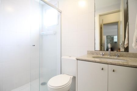Apartamento à venda com 68m², 2 quartos e 1 vaga Apartamento à venda com 68m², 2 quartos e 1 vagaBanheiro da Suíte