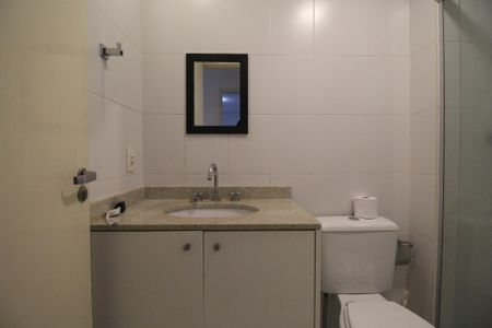 Apartamento à venda com 68m², 2 quartos e 1 vaga Apartamento à venda com 68m², 2 quartos e 1 vagaBanheiro