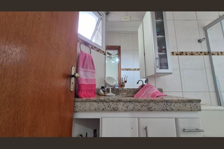 Apartamento à venda com 156m², 3 quartos e 2 vagas Apartamento à venda com 156m², 3 quartos e 2 vagasBanheiro da suíte