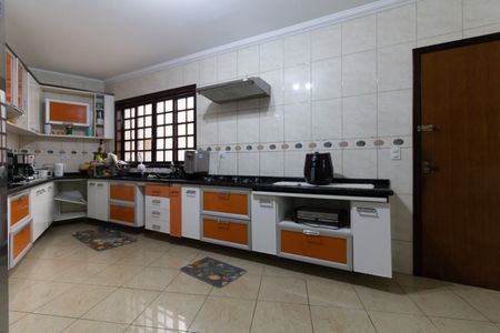 Casa para alugar com 180m², 3 quartos e 2 vagasCozinha 
