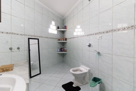 Casa para alugar com 180m², 3 quartos e 2 vagasBanheiro da Suíte