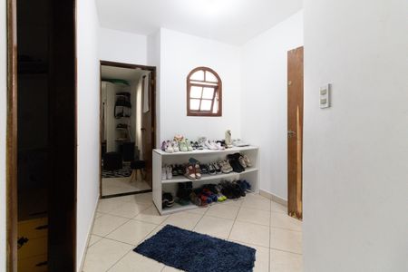 Casa para alugar com 180m², 3 quartos e 2 vagasCorredor