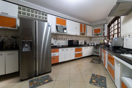 Casa para alugar com 180m², 3 quartos e 2 vagasCozinha 