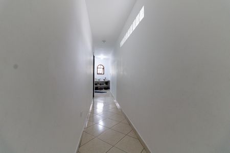 Casa para alugar com 180m², 3 quartos e 2 vagasCorredor