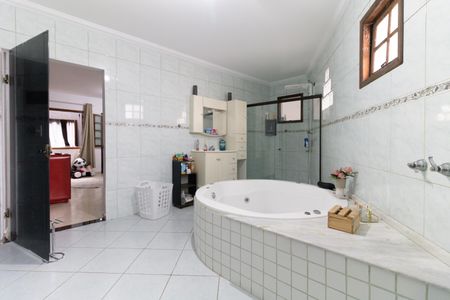 Casa para alugar com 180m², 3 quartos e 2 vagasBanheiro da Suíte