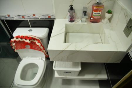 Casa à venda com 135m², 2 quartos e 2 vagasBanheiro Social 