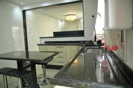 Casa à venda com 135m², 2 quartos e 2 vagasCozinha 