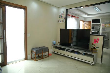 Casa à venda com 135m², 2 quartos e 2 vagasSala