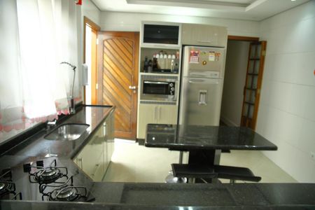 Casa à venda com 135m², 2 quartos e 2 vagasCozinha 