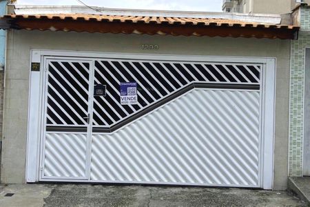 Casa à venda com 135m², 2 quartos e 2 vagasFachada 