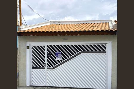 Casa à venda com 135m², 2 quartos e 2 vagasFachada 