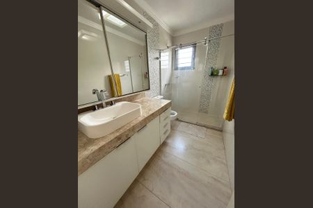 Casa à venda com 354m², 4 quartos e 2 vagas