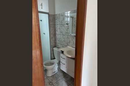 Banheiro de apartamento para alugar com 3 quartos, 70m² em Heliópolis, Belo Horizonte