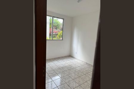 Quarto de apartamento para alugar com 3 quartos, 70m² em Heliópolis, Belo Horizonte