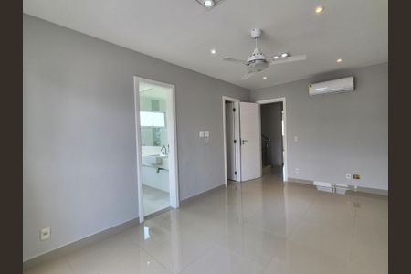 Casa de condomínio para alugar com 370m², 4 quartos e 2 vagas