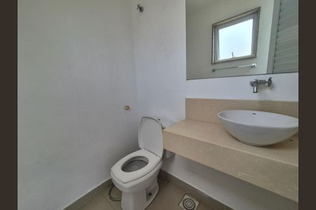 Casa de condomínio para alugar com 370m², 4 quartos e 2 vagas
