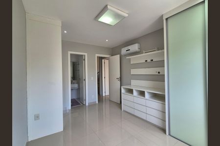 Casa de condomínio para alugar com 370m², 4 quartos e 2 vagas