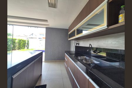 Casa de condomínio para alugar com 370m², 4 quartos e 2 vagas