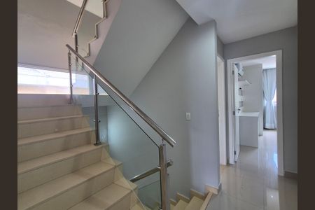 Casa de condomínio para alugar com 370m², 4 quartos e 2 vagas